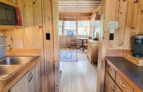 Mazama Cabin | Cabin on the Creek - stream side Mazama retreat