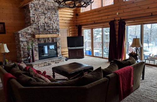 Nekoosa Cabin | Cabin On The Lake In The Woods