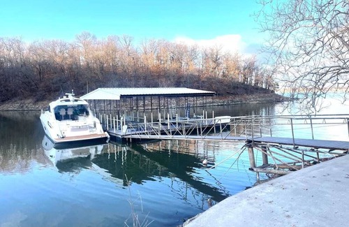Dennis Cabin | Cabin One on waterfront point across from Monkey Island at Stony Point Resort