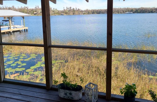 Keystone Cabin | Cabin over the Water's Edge-Stilts included