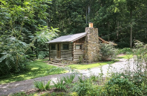 Asheville Cabin | Cabin Thyme | Authentic Cabin 15 mins from DT Asheville - Amenities Abound!