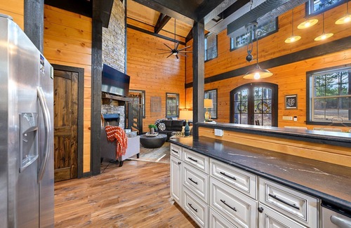 Hochatown Cabin | Cabin w/HotTub, Grill; Pets OK