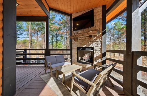 Hochatown Cabin | Cabin w/HotTub, Grill; Pets OK