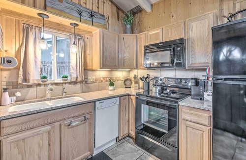 Ruidoso Cabin | Cabin w/Mountain Views ~ 2 Mi to Ruidoso Midtown!