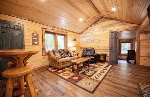 Au Train Cabin | Cabin with beach access at AuTrain Lake! Minutes to Pictured Rocks