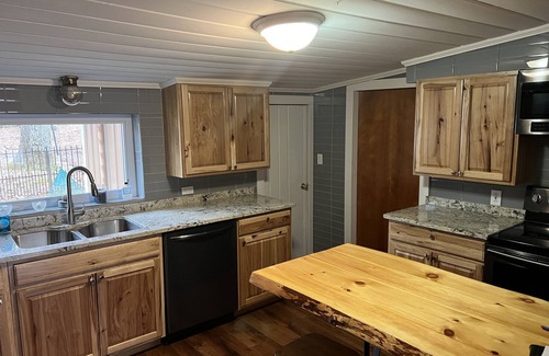 Higgins Lake Cabin | Cabin with Hot tub. Close to Higgins Lake