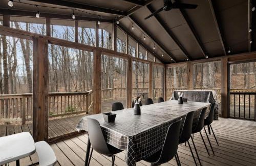 Berkeley Springs Ski Chalet | Cabin Wraparound Deck, WiFi, Grill, Dog-Friendly!