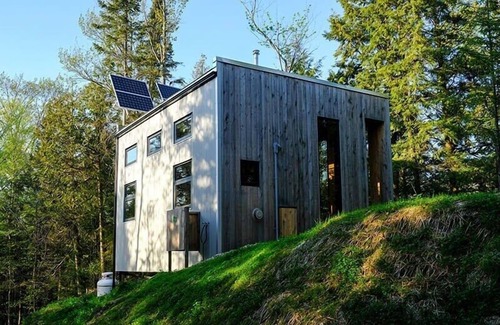 Eastman Cabin | Cabin Zoobox 83 Summa