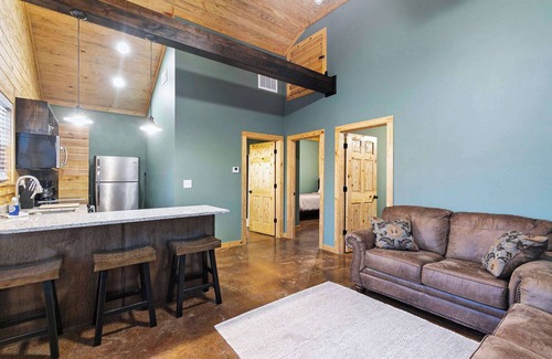 Wilsonville Cabin | Cabins of Lay Lake at Beeswax Cabin #4