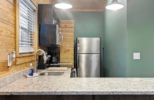 Wilsonville Cabin | Cabins of Lay Lake at Beeswax Cabin #4