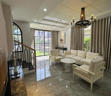 Duong To Villa | Cabo villa 3 bedrooms with public pool