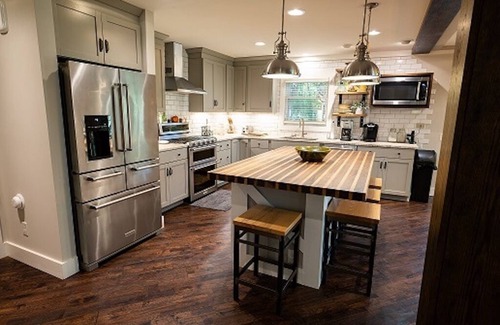 Laurel Fork Ski Chalet | Caddie's Creekside Lodge