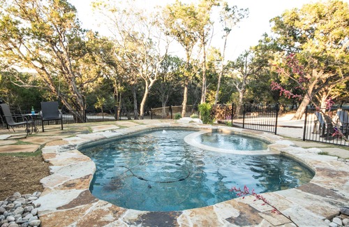 Ingram House | Cade Loop Hideaway-HotTub/Plunge Pool/Private Riverfront nn