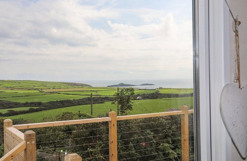Aberdaron Cottage | CAE'R WYLAN, pet friendly, country holiday cottage in Aberdaron