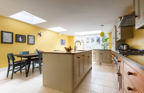 Avonmore and Brook Green Apartment | Caithness Road VI by onefinestay