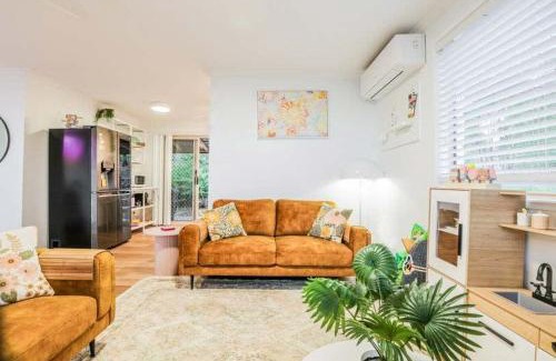 Seventeen Seventy Apartment | Cake By The Ocean - Gorgeous Views, Pet & Family Friendly Retro Beach House in 1770
