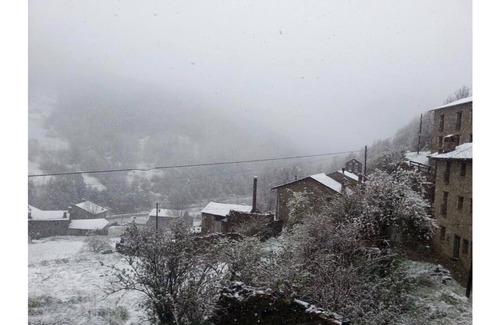 Fornells de la Muntanya Cottage | Cal Pastor. Double Room with Mountain View