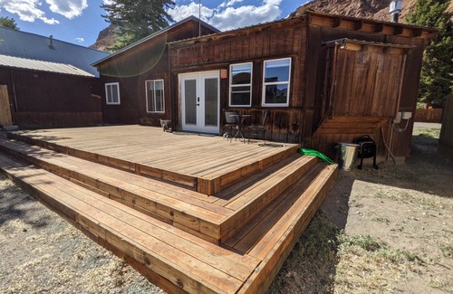 Challis Apartment | Calamity Jane's Hideaway 1-Bedroom, 1-Bath, Huge Deck, Close to Main Street