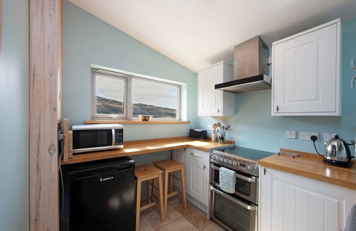 Ulva Apartment | Calgary Dovecote - pet friendly, romantic and cosy and only 500m from the beach