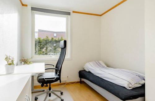 Alna Other | Calm and tidy room in apartment, 14min train ride to city center