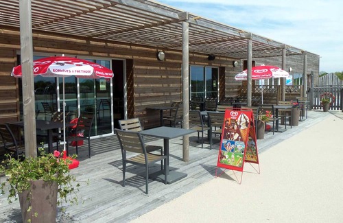 La Chapelle-Hermier Ski Chalet | Calm Chalet near Lake Jaunay with Pool, Fitness Area, and Family-Friendly Amenities