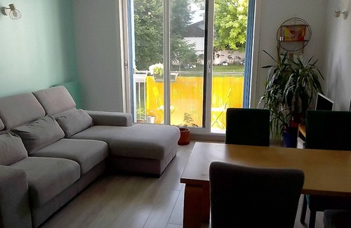 Champigny-sur-Marne Apartment | Calme, à une rue de la Rivière La Marne, 15 min du RER A 'Le Parc Saint Maur'
