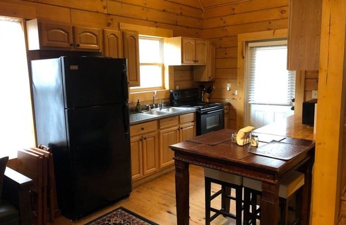 Monteagle Cabin | Calming Cabin: Peaceful Comfort