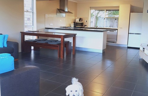 Caloundra House | Caloundra Beach Townhouse - Pet friendly.