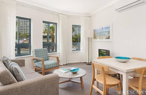 Coolangatta Resort | CALYPSO - Classic Resort Style Apartment - Steps from the Beach!