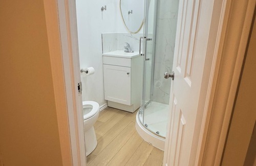 Cambridge Apartment | Cambridge Private Basement | Full Kitchen, Bathroom & Comfort