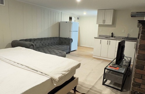 Cambridge Apartment | Cambridge Private Basement | Full Kitchen, Bathroom & Comfort
