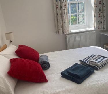 Newlyn Apartment | Camellia Corner