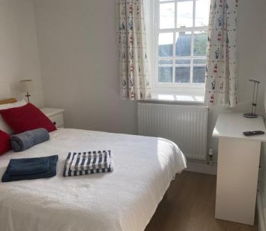 Newlyn Apartment | Camellia Corner