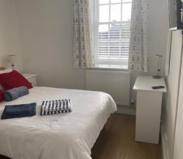 Newlyn Apartment | Camellia Corner