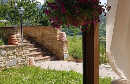 Vicchio House | Camera Romantica nel Verde nella Quiete tra Natura, Arte, Buon Cibo, Cordialità