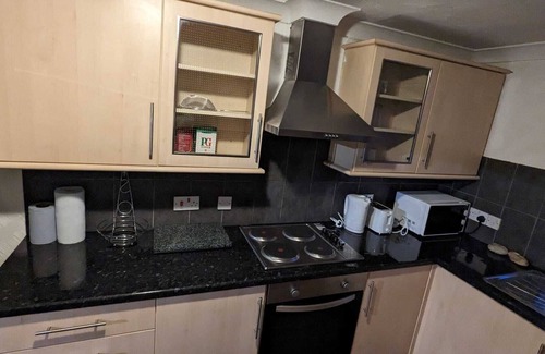 Chatham Apartment | Cameron close 3 bedroom apartment free parking free WiFi