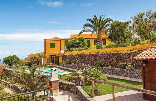 Montijos House | Camino La Candelaria by Interhome