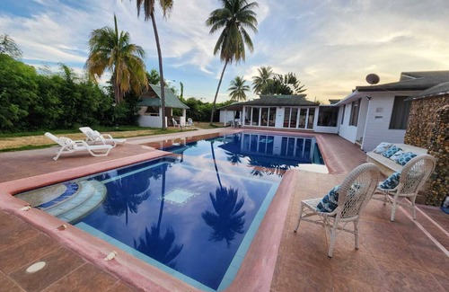 Ricaurte House | Caminos del Peñón Club House (Ricaurte Cundinamarca)