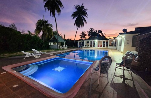 Ricaurte House | Caminos del Peñón Club House (Ricaurte Cundinamarca)