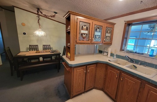 Pymatuning South Cabin | Camp Not Found - 3 Queen Bedrooms by the lake