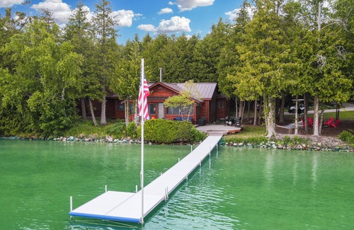 Presque Isle Cabin | Camp Windy Dock: Log Cabin Charm meets Fall Colors!