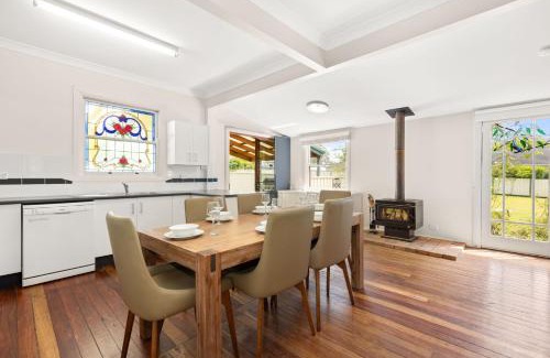 Huskisson House | Campbell's Cottage by Experience Jervis Bay