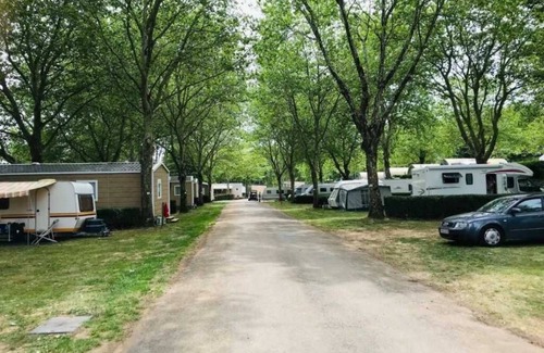 Pouzauges House | Camping 3 étoiles - ccbbhdd