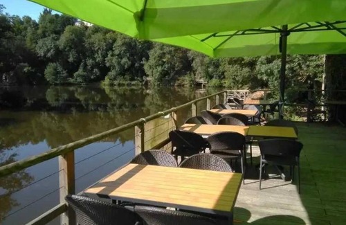 Argenton-Chateau House | Camping 3 étoiles - Piscine - ccbahia