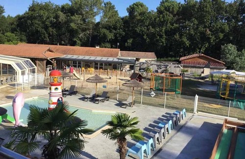 Saint-Laurent-de-Medoc House | Camping 4 étoiles - Parc aquatique - ccb0bcg