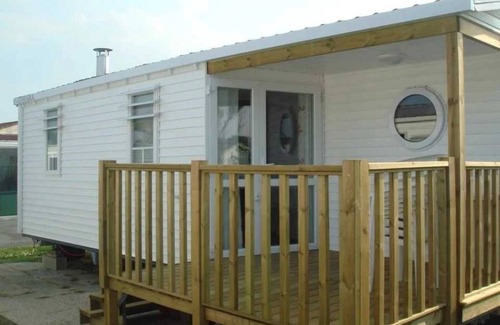 La Faute-sur-Mer House | Camping 4 étoiles - Piscine - eeebha