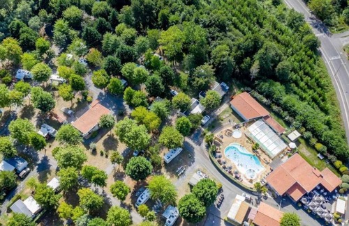 Parentis-en-Born House | Camping 4 étoiles - Piscine - eebife