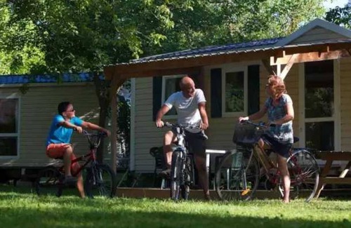 Carennac House | Camping 4 étoiles - Piscine - eebigh