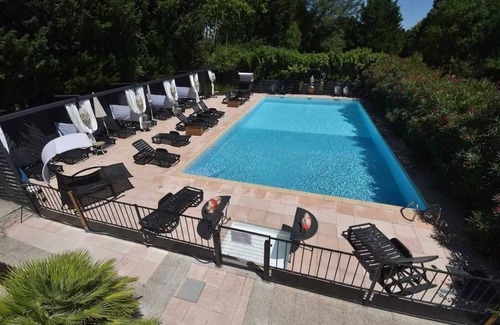 Paluds de Noves Ski Chalet | Camping 4 étoiles - Piscine - eehfa0