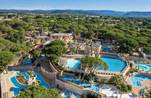 Le Muy House | Camping 5 étoiles - Parc aquatique - eebaga